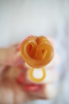 Menstrualna čaša Hevea Loop Cup vel. 1