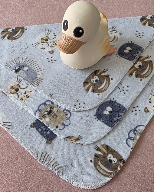 WOWO  flanel bebi krpica  lavići i tigrići plava 4754