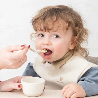 Richell Set mekih kašičica za bebe sa futrolom