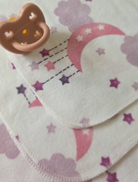 WOWO  flanel bebi krpica  lila mesec i oblaci 4733