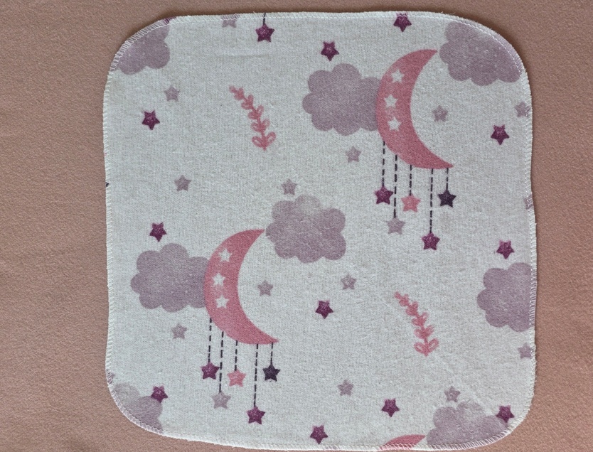 WOWO  flanel bebi krpica  lila mesec i oblaci 4737